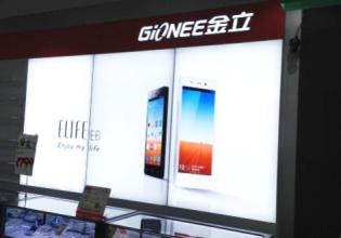 雙面卡布燈箱:鑒別不銹鋼發(fā)光字的材質(zhì)